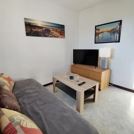 Confortable T2 Avec Parking Privatif Et Loggia - 4 Personnes - Fr-1-795-24 Fleury (Aude)