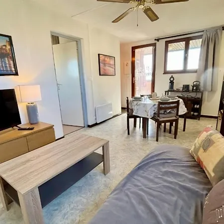 Confortable T2 Avec Parking Privatif Et Loggia - 4 Personnes - Fr-1-795-24 Appartamento Fleury (Aude)